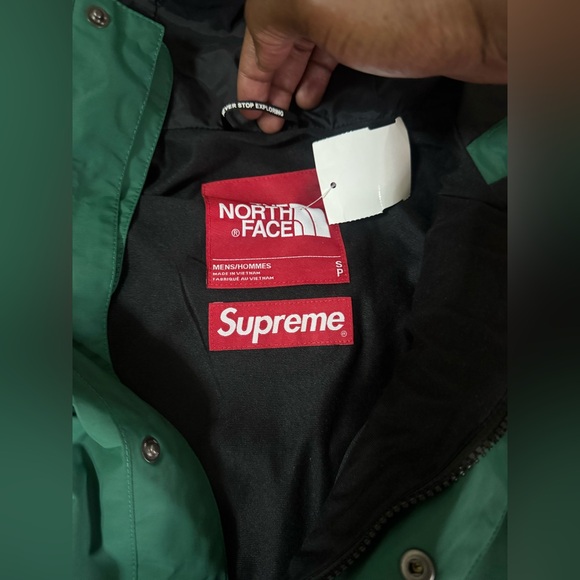 Supreme X The North Face Jacket - Picture 8 of 12